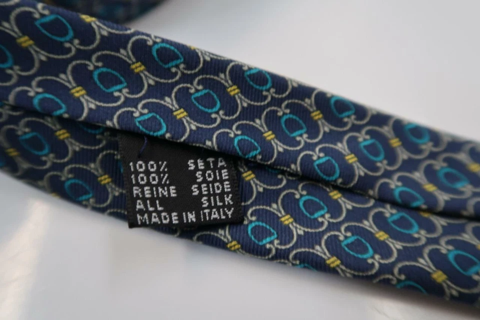 Corbata LES COPAINS 100% Seda Azul Marino con Diseño Azul, Blanco y Amarillo Italia 3 1/2" Foto 3 de 3