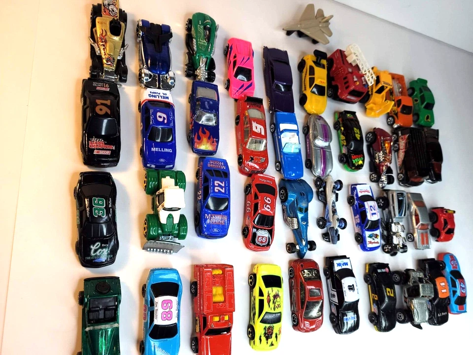 Hot Wheels & Matchbox Toy Car Lot (41) NASCAR, Trucks, Vintage & Fantasy Designs - Image 3 of 4