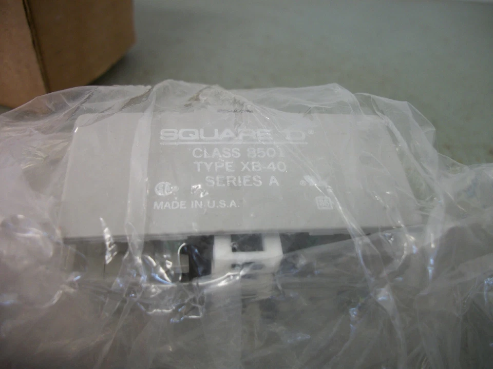 CUADRADO D UNIVERSAL ADDER DECK 4 N.O. CONTACTOS 8501 RELÉS TIPO X 8501XB40 NUEVO EN CAJA Foto 2 de 2