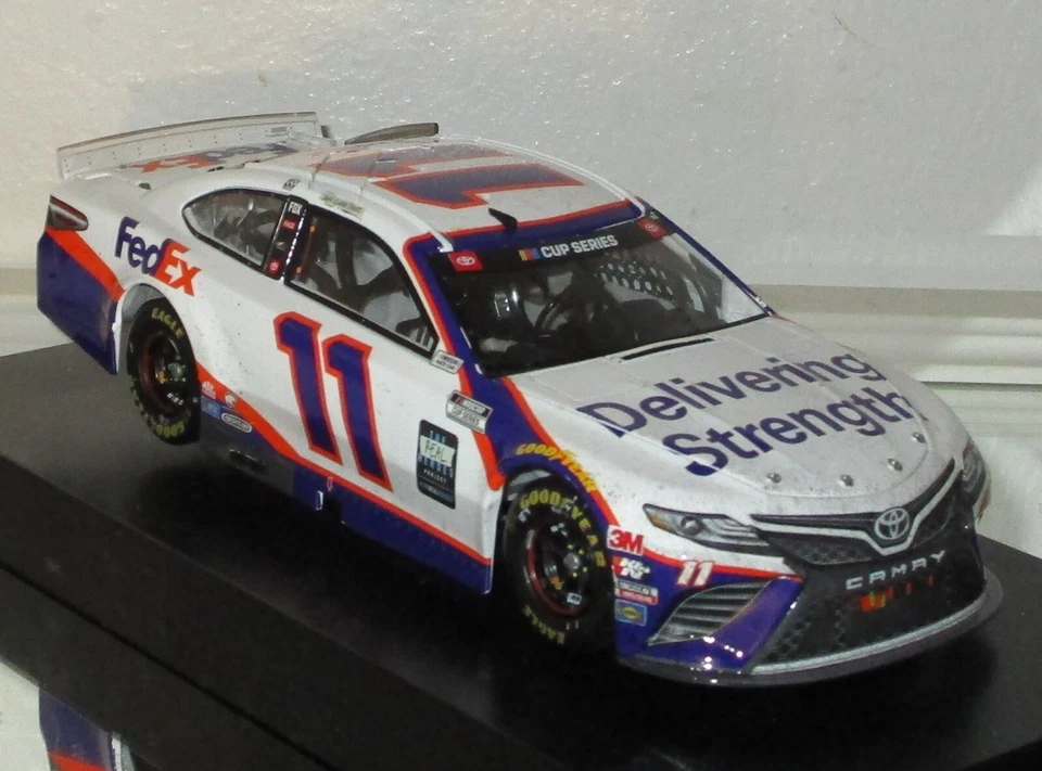 RCCA 2020 Denny Hamlin #11 Fedex Delivery Strength Darlington Win Elite Car #80 Foto 3 de 4