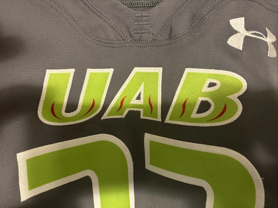 Camiseta alternativa emitida por el equipo de los Birmingham Blazers de la Universidad de Alabama talla grande. Foto 4 de 4