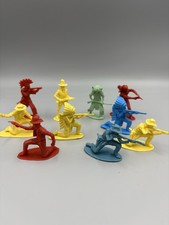 Lot of 10 Cowboys and Indians Plastic Toys Figures