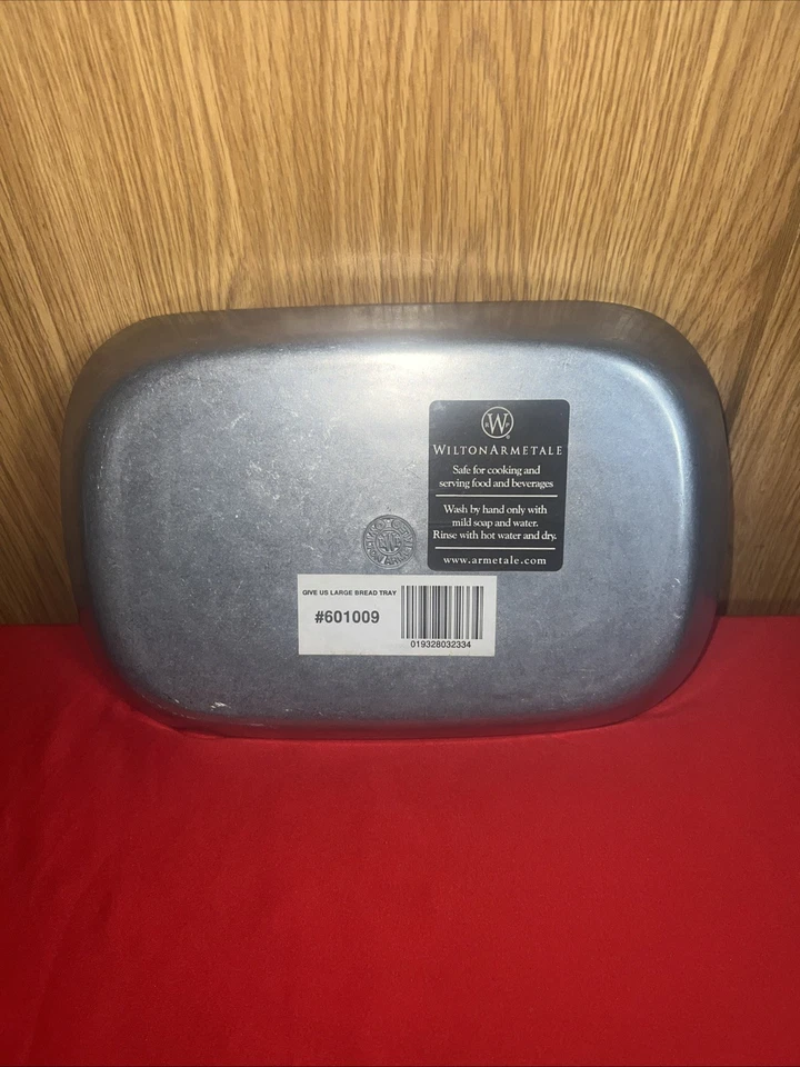 Wilton Armetale Platter 'Give US This Day Our Daily Bread' Bread Tray - Image 3 of 4