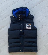 Gucci Vest Gilet Black Embroidered Logo Hood is Removable Size Medium