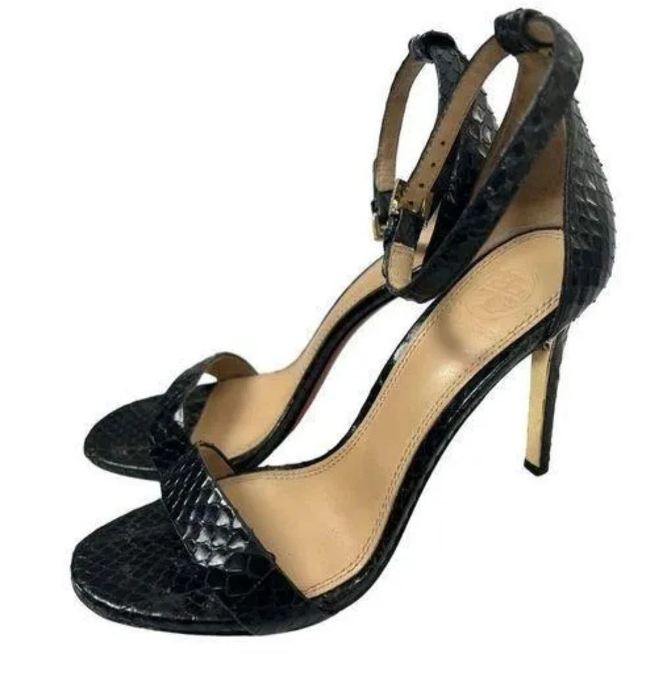 Tacones de piel de serpiente Tory Burch con acento dorado detrás del tacón - talla 7,5 Foto 2 de 4