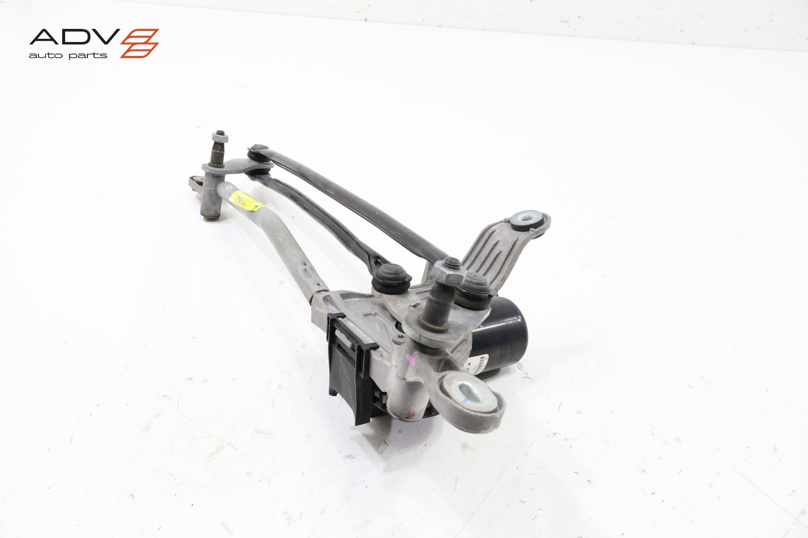 2014 - 2024 MASERATI GHIBLI WINDSHIELD WIPER TRANSMISSION LINKAGE W/ MOTOR OEM