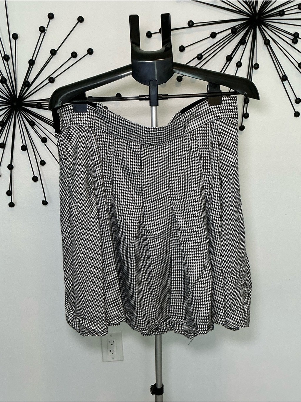 Torrid Black & White Houndstooth Skater Skirt Size 1