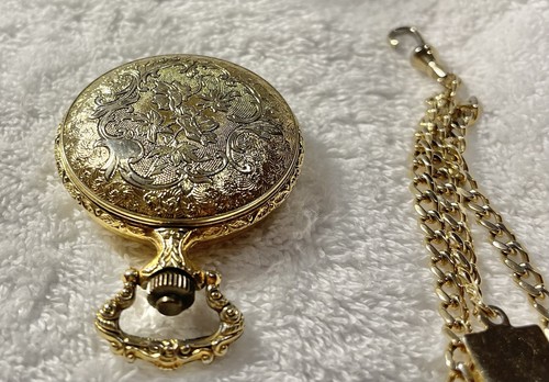 Amitron Men’s Pocket Watch With Chain Men Fishing In Boat Gold Tone Leaf Ornate - Picture 6 of 8