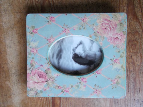Pretty Blue and Pink Floral Rose Shabby Chic Freestanding Picture Frame - Picture 12 of 14