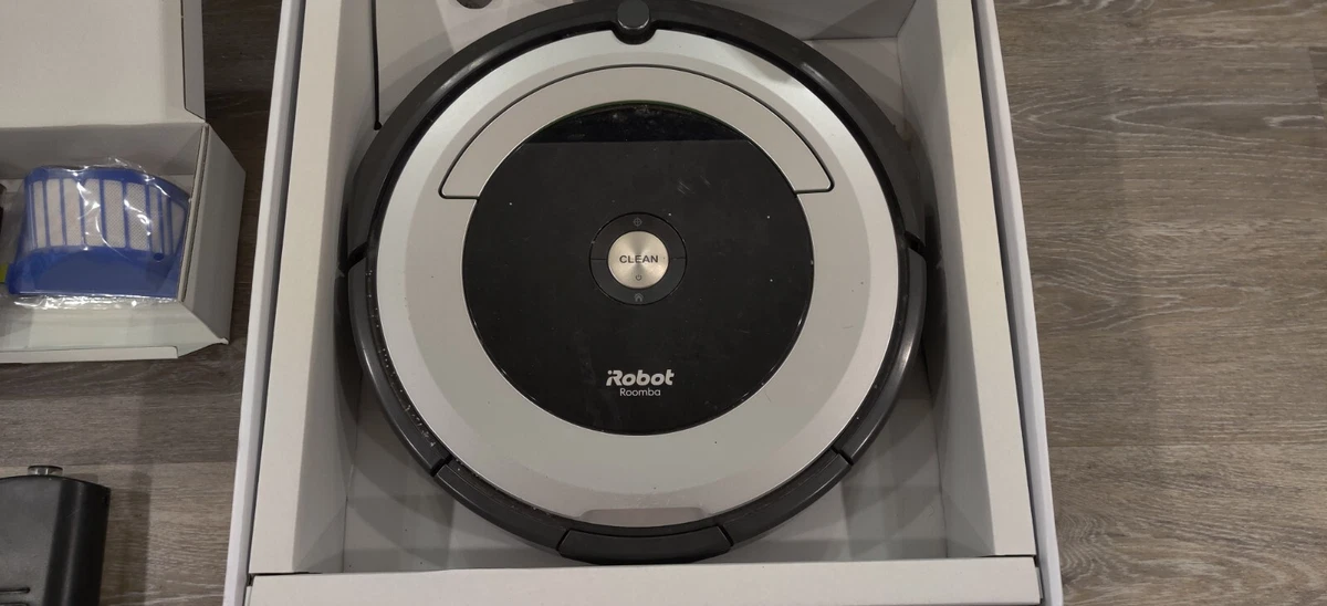 iRobot Roomba 690 App Controlled Robot Vacuum Black Silver
