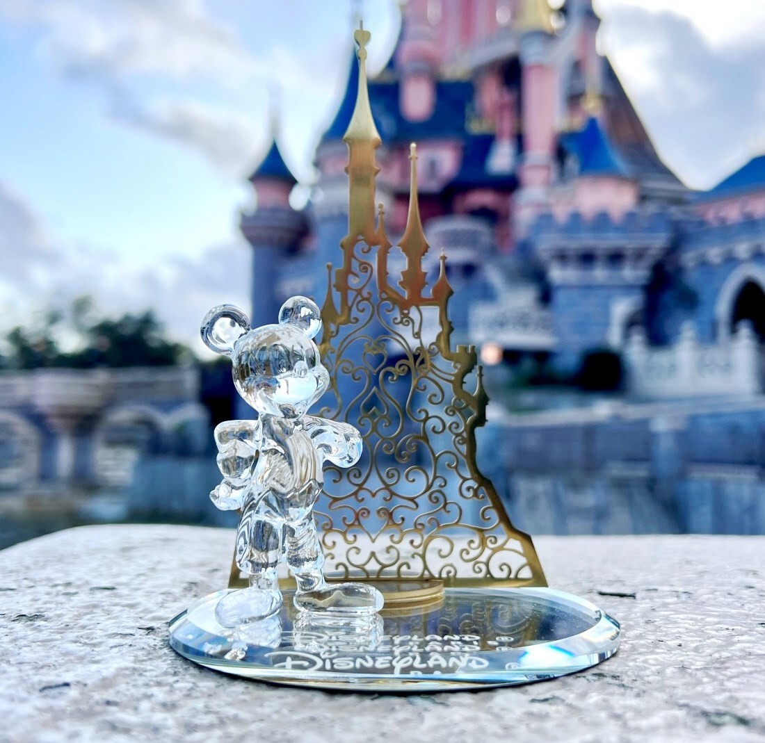Mickey and Disneyland Castle glass Figurine, by Arribas and