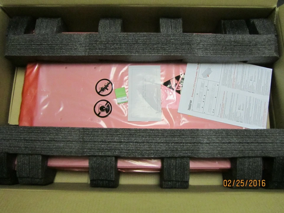 4XF0F28771– Lenovo External LTO-5 AutoLoader Tandberg NEOs StorageLoader 1U LTO5 - Image 3 of 4