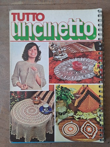 TUTTO UNCINETTO FEBBRAIO 1976 Centrino Vintage Moda - Foto 2 di 6