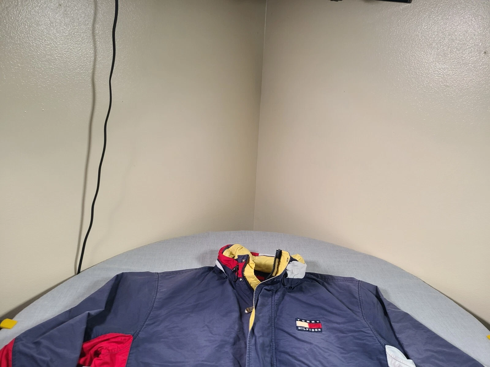 Picture 3 of 18