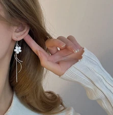 925 Sterling Silver White Flower Dangle Drop Pull Through Threader Earrings PE48