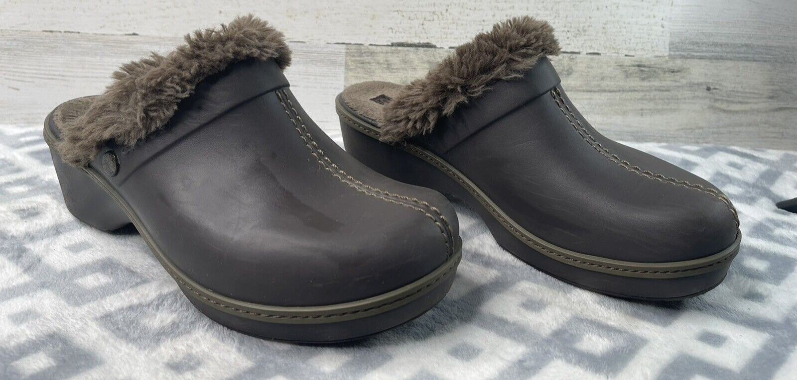 Crocs Clogs Brown Fully Lined Faux Fur Mules Comfort Slip On Shoe Womens Size 8-image