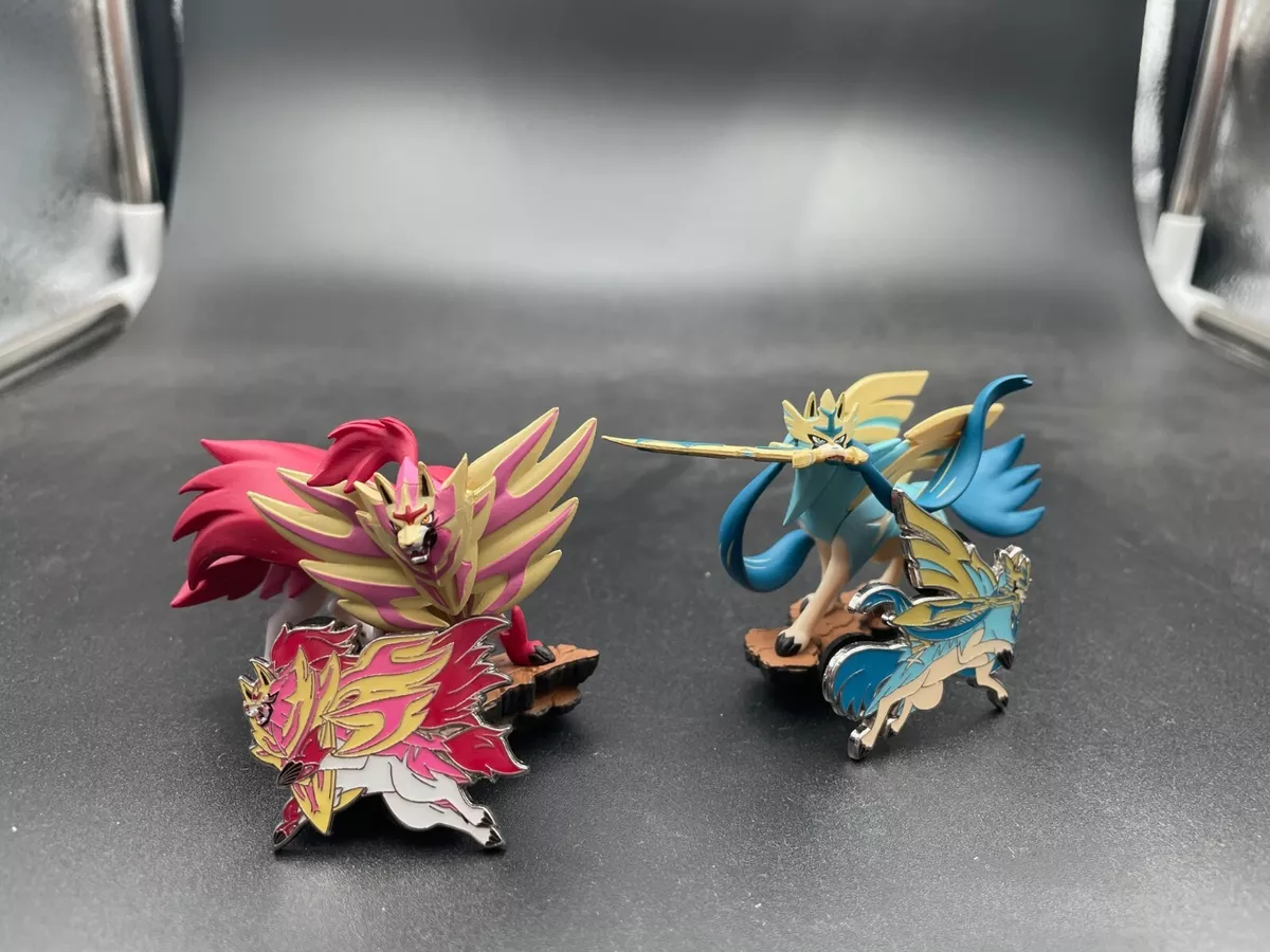 Pokemon - Shiny Zacian & Shiny Zamazenta - Mini Statue Desktop Fig - Crown  Zenith - 2 Inches