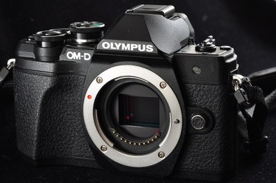 US Duty Paid TOP MINT Shutter only 1082 Olympus OM-D E-M10 Mark III Black Body