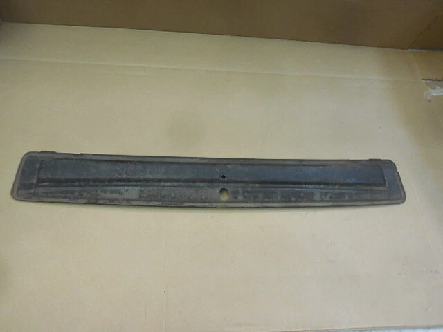 Mercedes W110 W111 190C 1959-1968 cubierta de entrada de aire delantera parabrisas pieza central Foto 2 de 3