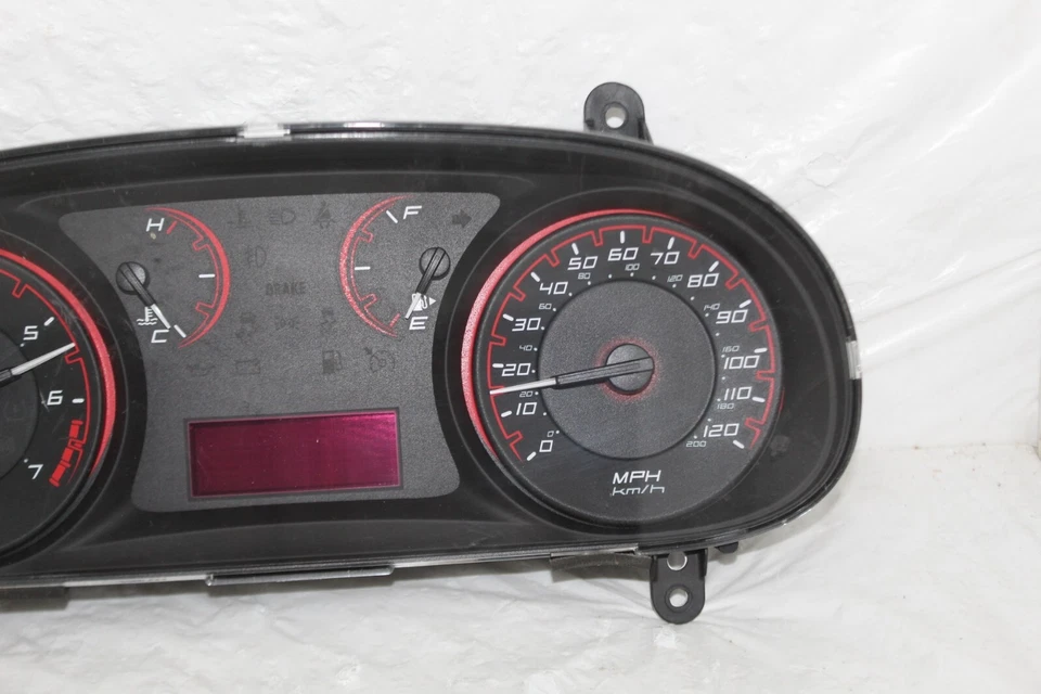 Dodge Dart 2013 velocímetro cuadro de instrumentos panel de instrumentos indicadores 61.571 millas Foto 3 de 4