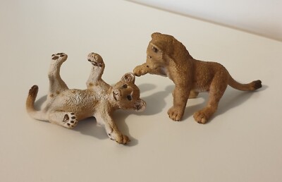 spare versand nutz     Schleich 2 Löwen Jungen spielend 14376 / 14377