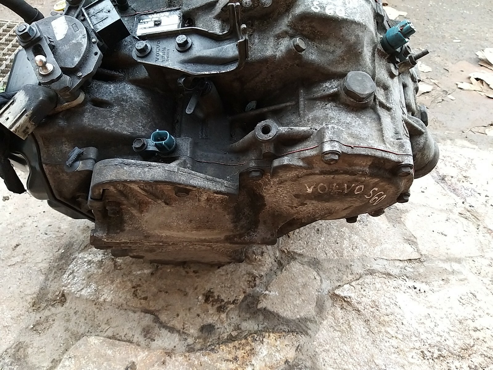 VOLVO S60 D5 2.4 AUTOMATIC GEARBOX P30713890 05FV546573 GENUINE  