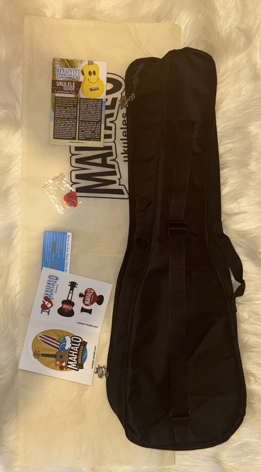 New Mahalo Branded Padded Ukulele Gig Bag Case & Sleeve, Sticker, Download Code - Image 4 of 4