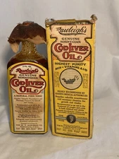 c1920s Rawleigh's genuine Norwegian Cod Liver Oil Freeport, ILL. Medicine Bottle