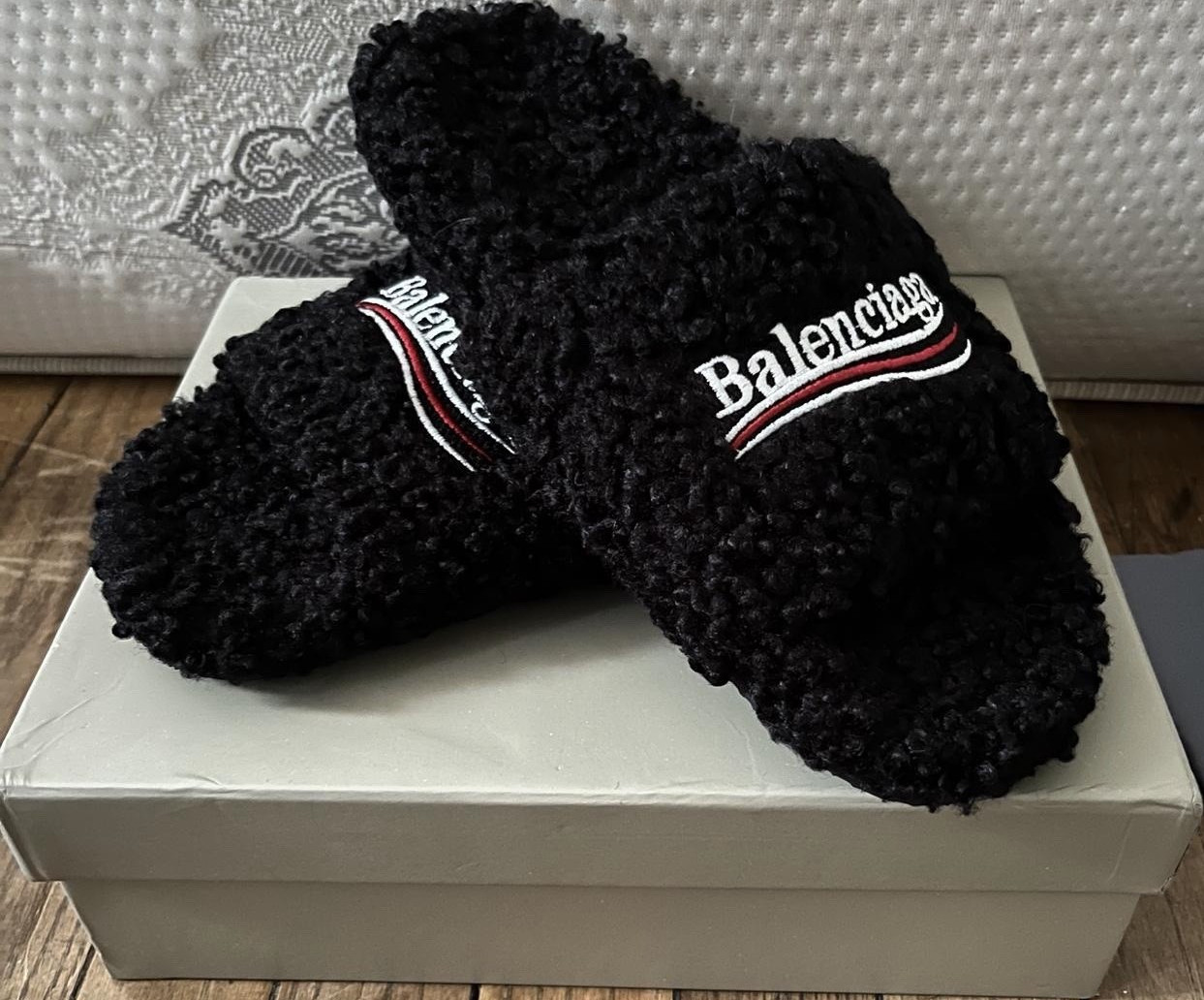 Balenciaga Black Fur Logo Women's Slide Sandals Slip-On Rubber Sole US 10