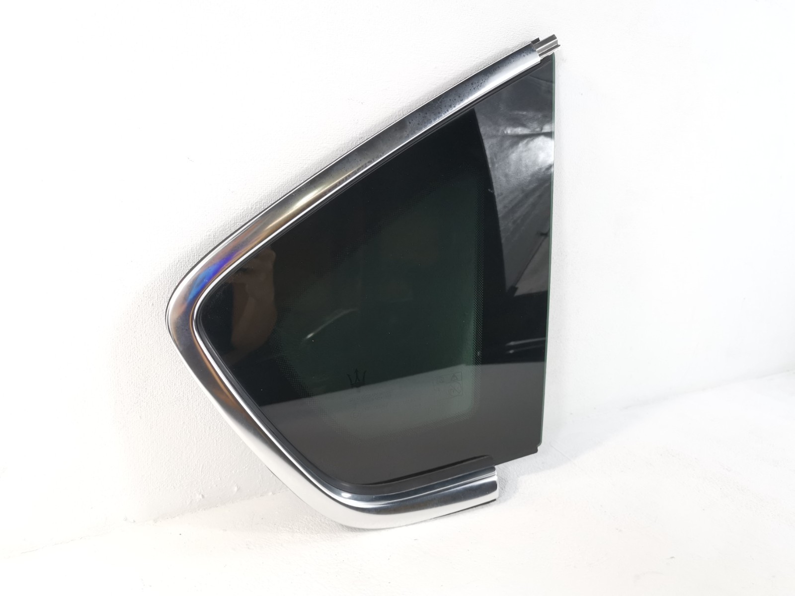 Maserati Levante 2018 Rear Right Side window P/N 670101060