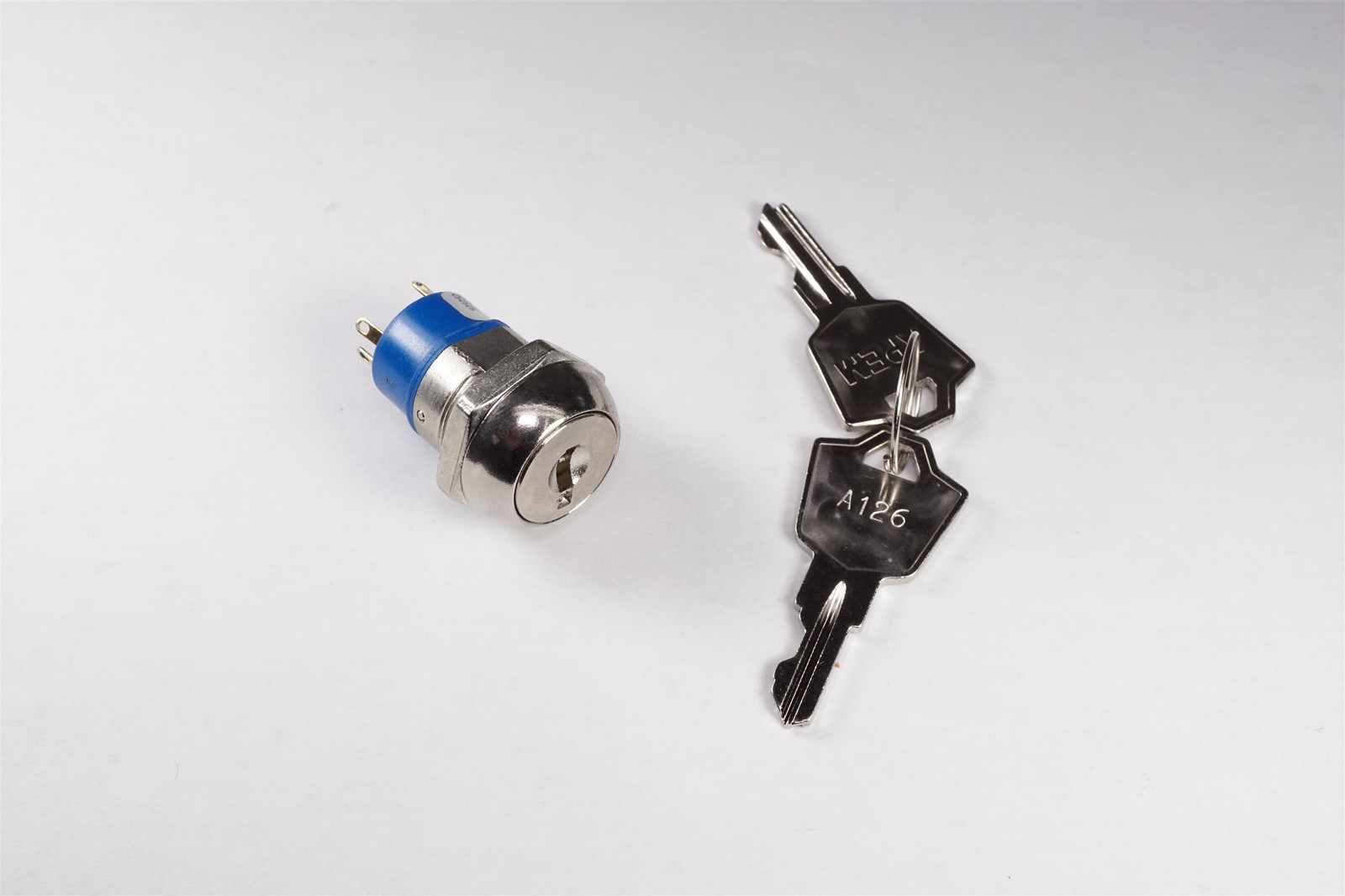 JD-7509S Apem Key Switch ON-ON DPDT 4A@125 VAC 2A@250VAC 90deg Key Pull Pos 1-2