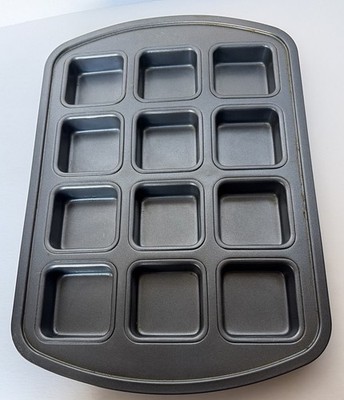 Pampered Chef Non Stick Square Muffin Brownie Pan #1544, Makes 12 Twelve