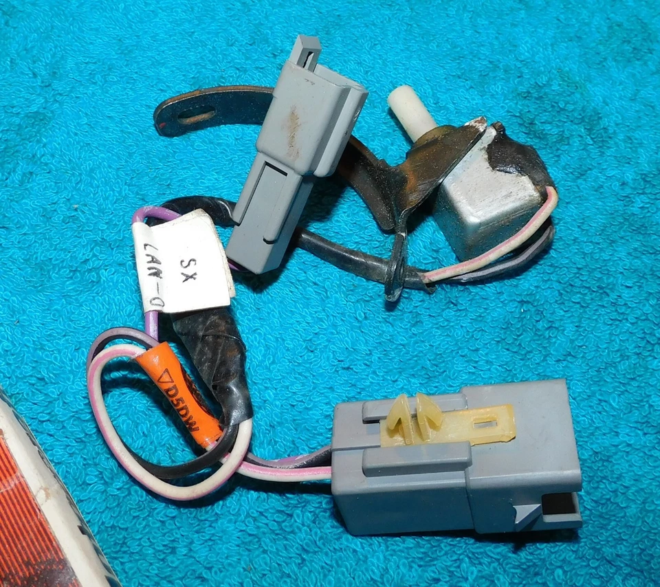 Ford Granada Mercury Monarch 1975 nuevo en stock 4 velocidades M/T interruptor de lámpara de respaldo columna Sft Foto 3 de 4