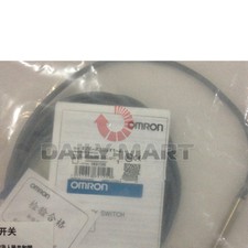 Brand New in Box Omron E2E-X1R5Y1-Z E2EX1R5Y1...