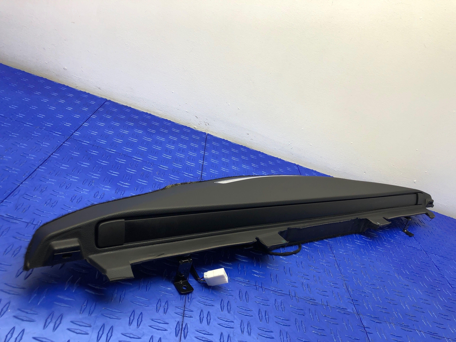 2013-2021 MASERATI QUATTROPORTE REAR TRAY POWER SUNSHADE BLIND W/3RD LIGHT BLACK