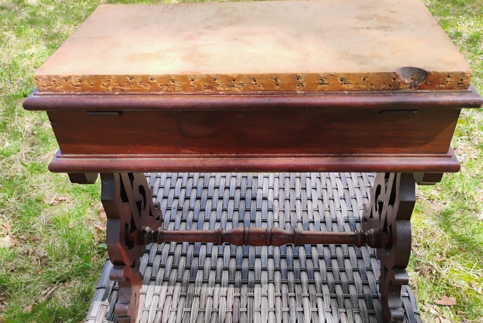 Antiguo taburete victoriano Eastlake elevador necesita tapicería Foto 3 de 4