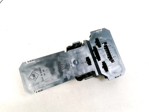 3B9945257 Lampenträger Rücklicht Rückleuchte innen Heckklappe  DE1491959-89