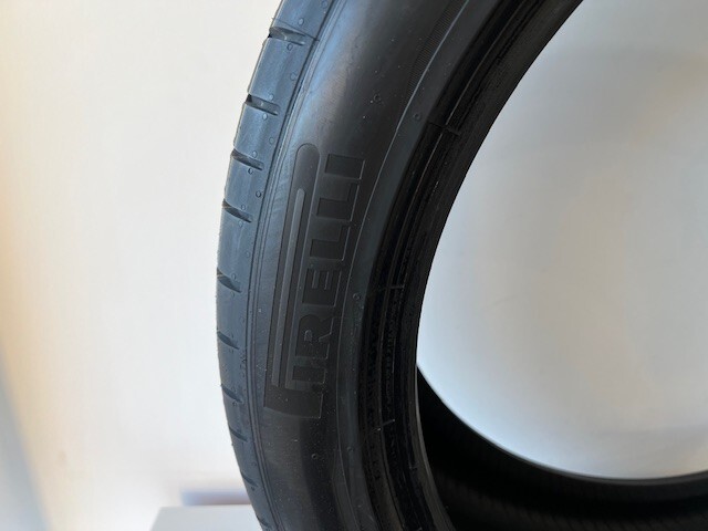 BMW Genuine X5 X6 Pirelli P-Zero 275 40 R21 107Y Runflat  