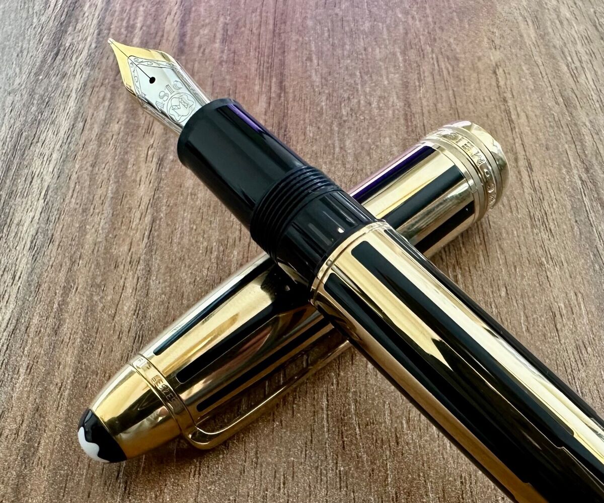 Montblanc Meisterstück Solitaire 146 Gold & Black LeGrand Montblanc Meisterstück Solitaire 146 Gold & Black LeGrand