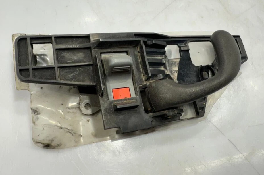 MANIJA PUERTA DELANTERA IZQUIERDA CHEVY S10 BLAZER 2000-2003 P/N 15031337 ORIGINAL OEM USADO Foto 2 de 4
