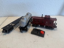 Vintage Lionel O Gauge Train Lot: Caboose, Sunoco Tanker, Flatcar Button