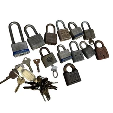 LOT 12 Antique Vintage Padlocks 22 Keys Master Lion Eagle Yale Illinois National