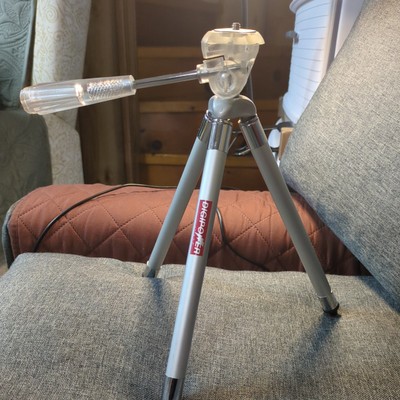 Digipower Universal Expandable to 40'' Tripod for camera/ videocam 