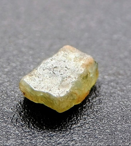 100% NATURAL AUSTRALIAN Rough Dark Yellowish Green SAPPHIRE 2.34ct Tasmania SI1 - Picture 6 of 16