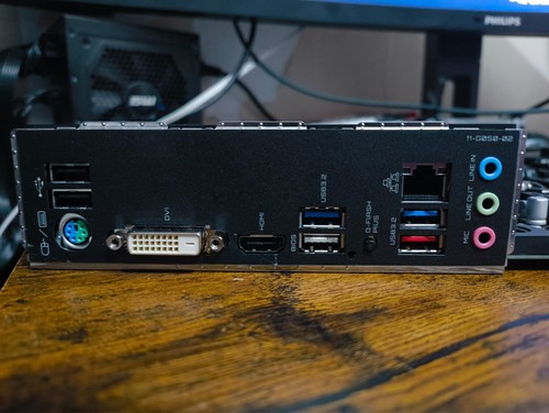 GIGABYTE B550 GAMING X V2 ATX Motherboard - AM4 DDR4 - Photo 7/12