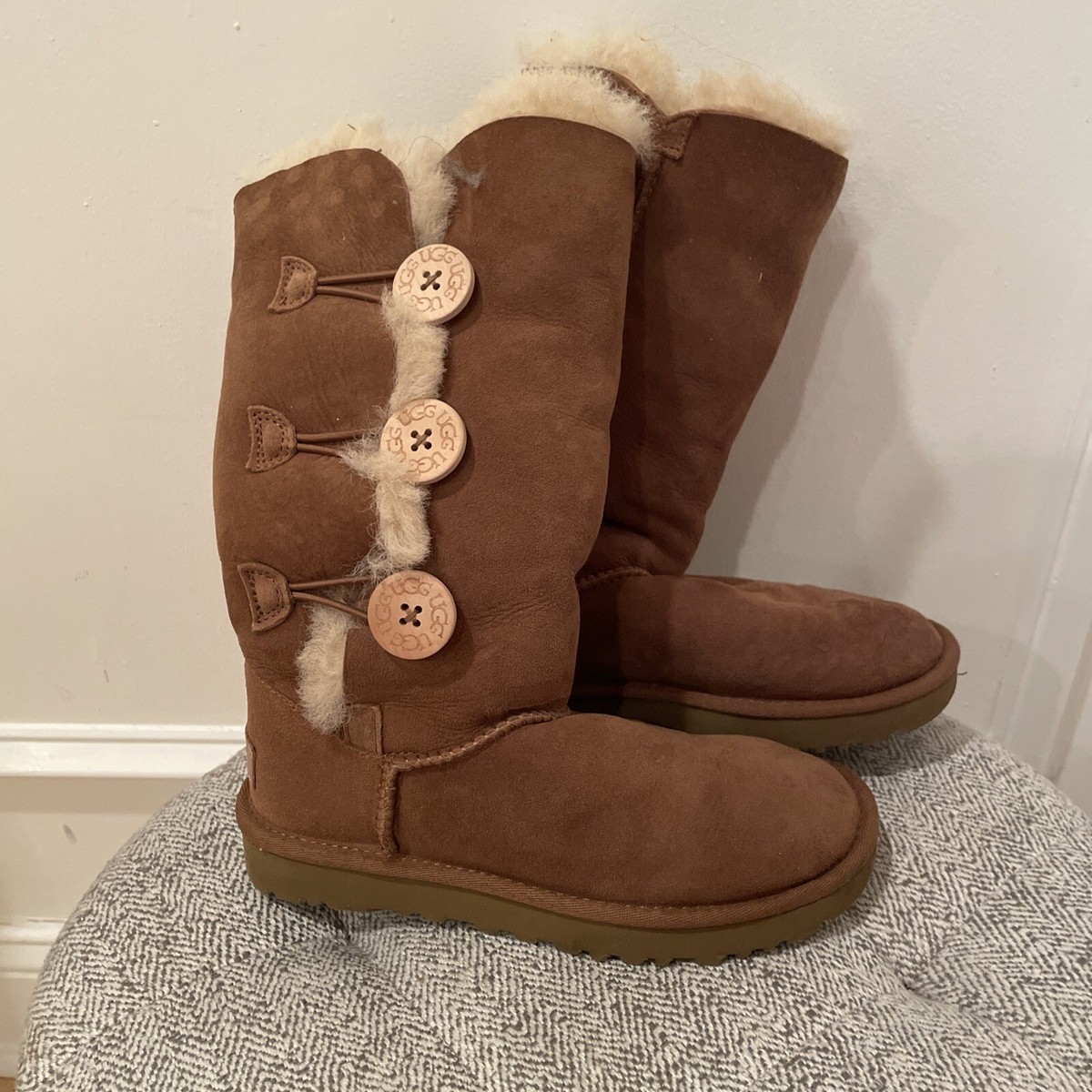 used ugg snow boots UGG snow boots, US/AU size 6. Price firm// ?... | Depop main image 2