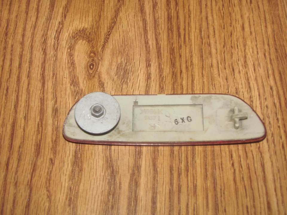 SCION xA REAR SIDE MARKER REFLECTOR RH 2004-2006 OEM PASSENGER - Image 2 of 2