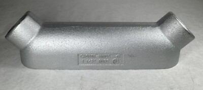 NEW Crouse-Hinds / Eaton BUB5, 1-1/2  Conduit Body 41, 57 CU. IN. Max 3 Wire