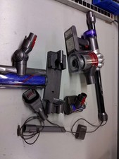 Dyson V8 Cordless Vacuum   Silver - Used