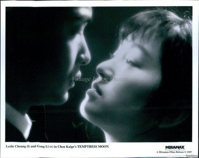 1996 Gong Le Leslie Cheung Star In Chen Kaige'S Temptress Moon Movie Photo 8x10